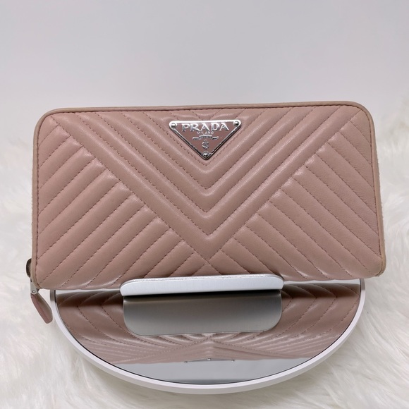 Prada Wallet w/Box - Picture 2 of 8